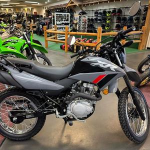 Disponible dès maintenant : Nouvelles motos XR150L 2025 en stock - Product Image 1