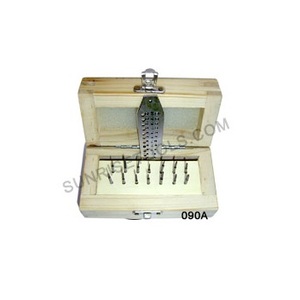 Screw <b>Plate</b> With 14 Taps Holes Size 0.70mm to 2mm in Wooden Box - Product Image 2