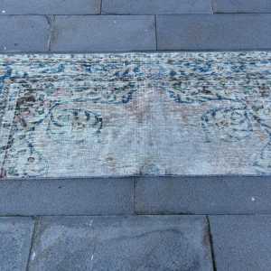 Alfombra Turca Vintage, Alfombra de Pasillo de 2.4x6 pies, Alfombra Floral Azul y Blanca - Product Image 3