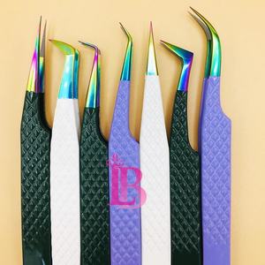 Pince à isolation en acier inoxydable pour extensions de cils en vison, avec logo et embout violet - Product Image 3