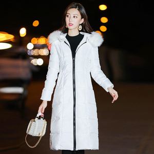 แจ็กเก็ตขนเป็ดหนาของผู้หญิง OEM พร้อมคอปกขนสัตว์ที่ถอดออกได้ผ้าระบายอากาศได้ดีสำหรับสวมใส่ในฤดูหนาว - Product Image 3