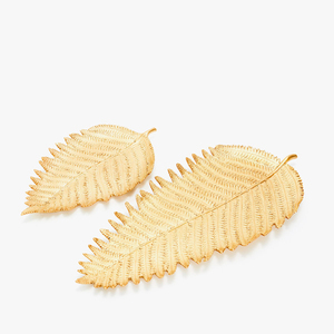 Plateau en métal design moderne Plateau à fruits Conception de feuilles Taille personnalisée acceptée Aluminium plaqué or Fabriqué à la main pour le déjeuner et le dîner - Product Image 1