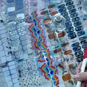 Autocollants d'Ongles Manucure Coréens 100% Véritables Qualité Salon, Gel UV Usage Unique, Design Personnalisé, Végétalien, Non Testé sur les Animaux, Non Toxique - Product Image 1