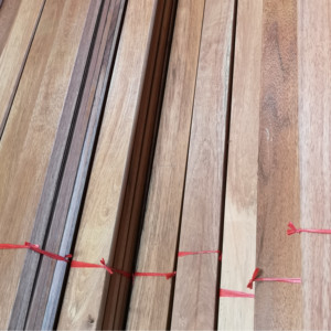 พื้นไม้เนื้อแข็งบาลาวสีแดง พร้อมลายกันลื่นแบบร่อง เหมาะสำหรับใช้ในห้องครัว ห้องนอน และคลังสินค้า - Product Image 3