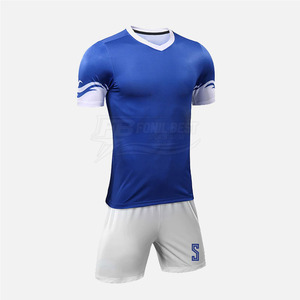 Tenues de football pour hommes 100% polyester Couleurs et logo personnalisés Respirant Séchage rapide Écologique Grandes tailles Vente directe d'usine - Product Image 2