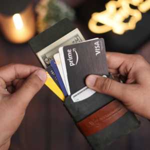 งานฝีมือหนัง WF หมายเลข กระเป๋าใส่บัตรออลอินวัน 101 สีดำชาร์โคล พร้อมหนังฟูลเกรนสีน้ำตาลเย็บมือ สำหรับทุกเพศ - Product Image 5