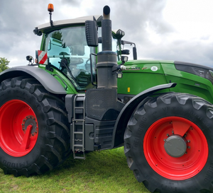 Used 500HP Agricultural Machinery for Sell / Fendt 1050 Vario Tractor Available at very moderate price - Product Image 1