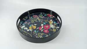 Bandeja Redonda de Madera Negra de Lujo con Asas Florales de Latón Fundido – Tazón Decorativo de Madera Hecho a Mano para Mesa de Centro o Comedor - Product Image 5