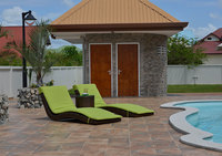 Komfortable, Modische, Modern Gestaltete Outdoor-Kunststoff-Garten-Rattan-Doppel-Sonnenliegen für Strand, Hotel, Wohnzimmer und Esszimmer