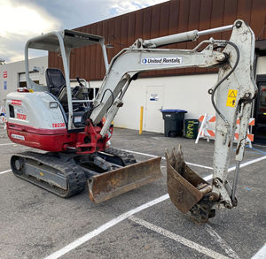 Mini-excavatrice TAKEUCHI TB230 d'origine en gros, 24 CV, châssis ouvert, moteur diesel, homologuée EPA CE, hydraulique auxiliaire, 2 vitesses, PLC - Product Image 1