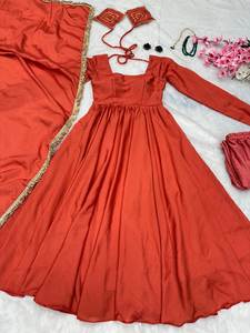 Dernière robe Anarkali brodée en soie Chinon de créateur par FabZone - Product Image 3