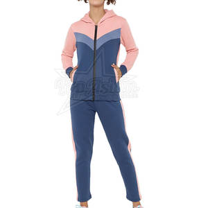 Survêtement en coton avec logo personnalisé pour femmes, tenue décontractée d'hiver à motif solide avec col à capuche, en vente d'usine - Product Image 1