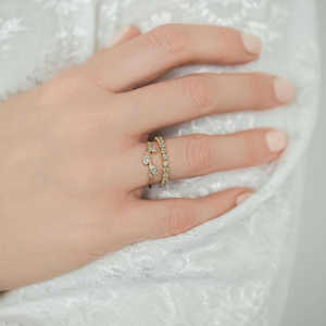 Anillo de Compromiso Elegante para Mujer con Media Eternidad de Diamantes de Moissanita Redondos de Plata 925 - Product Image 6