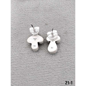 Pendientes de tuerca vintage de inspiración sureño, de plata de ley turquesa, con diseño de flor de perla engastada en bisel inspirado en el algodón de azúcar, para fiestas - Product Image 3