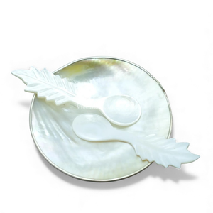 Cuillère de luxe artisanale en nacre pour servir le caviar, le yaourt, les desserts et une expérience culinaire haut de gamme en provenance du Vietnam - Product Image 1