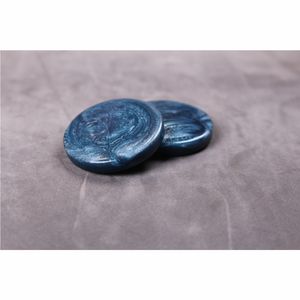 Jeu de dames et de backgammon en résine de luxe - Effet marbre bleu nacré, jetons de jeu faits à la main, vente en gros - Product Image 2