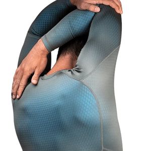 Chemises de compression anti-éruptions cutanées avec logo personnalisé pour hommes MMA Vêtements de sport longs avec impression par sublimation à manches courtes pour hommes et femmes - Product Image 4