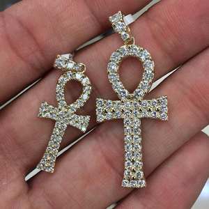 Pendentif Moissanite croix rose en argent sterling plaqué or jaune 14 carats avec breloque diamant pour les fêtes - Product Image 1