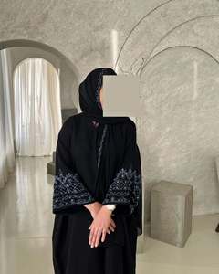 Abaya en soie noire de qualité supérieure, toucher velours, vêtements musulmans traditionnels, robe élégante à manches longues, robe modeste pour adultes, faite à la main - Product Image 3