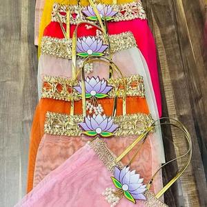 Sacs en organza multicolores pour cadeaux de Diwali, cadeaux de mariage, pendaison de crémaillère, cadeaux de remerciement, faveurs, sacs cadeaux, sacs cadeaux de remerciement |   Thamboolam - Product Image 4