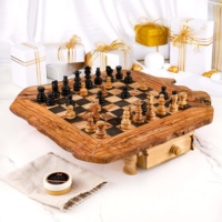 Jeu d'échecs artisanal en bois ArtisRaw avec rangement pour l'échiquier et pièces de tailles multidimensionnelles CG005-B pour les 10 ans et plus