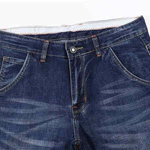Échantillon de pantalons jeans en jean dernière conception pour hommes Achat en gros de pantalons jeans pour hommes en denim personnalisés lavés à trous respirants pour hommes - Product Image 2