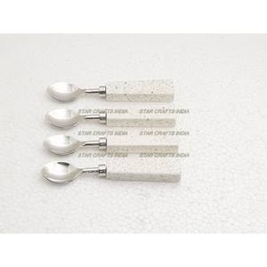 Juego de Cubiertos Creativos de Acero Inoxidable con Diseño Navideño y Mango de Mármol, Cuchillos de Acero, Opción para Cocina y Restaurante - Product Image 1