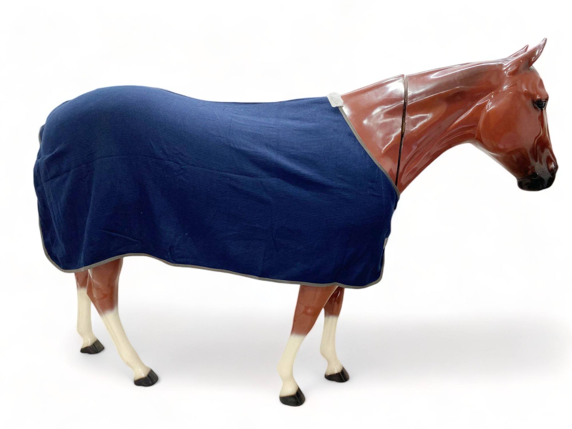 สีกรมท่า