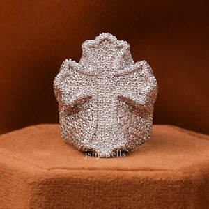 Bague en diamant Hip Hop de coupe ronde pour hommes en or massif 14kt Bague en diamant Moissanite avec nouveau style Hip Hop à la mode personnalisé - Product Image 3