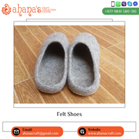 Chaussures en feutre de laine unisexes d'intérieur d'hiver, style classique, écologiques, antidérapantes, personnalisées, fabriquées à la main au Népal, Ahana FS-004 Global