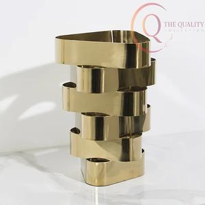 Jarrón Decorativo de Metal de Lujo para Mesas Centrales, Mesas Auxiliares y Proyectos de Decoración de Interiores - Product Image 3