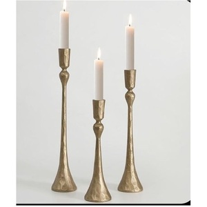 เชิงเทียนโลหะแบบชนบทเป็นที่ต้องการสูงสำหรับงานแต่งงานและกิจกรรมสำหรับห้องรับประทานอาหารและห้องนั่งเล่น - Product Image 1