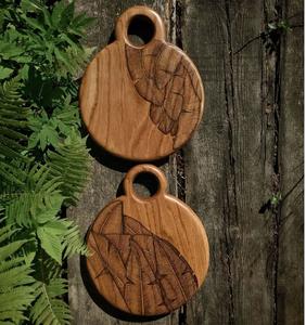 Tabla de cortar de madera con acabado de grano de madera natural para una hermosa adición de cocina y herramienta de preparación de alimentos versátil - Product Image 6