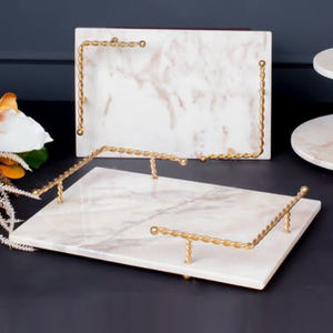 Plateau de service de Noël en marbre décoratif contemporain avec poignées dorées brillantes et incrustations en laiton - Product Image 5