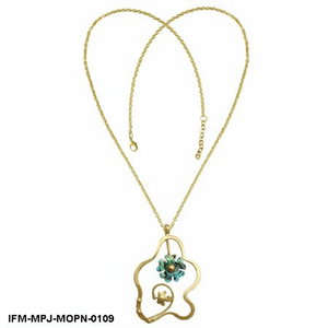 Collar con Colgante Floral de Madreperla Orgánica Hecho a Mano, Chapado en Oro, Joyería Botánica para Mujer - Product Image 5