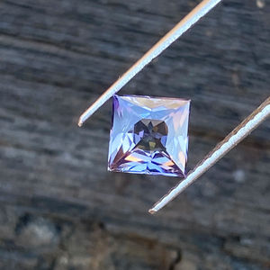 Piedra preciosa con forma de corte princesa cuadrada de tanzanita Natural Certificada con excelente calidad de color biológico Zoisita natural de 1,30 quilates. - Product Image 1