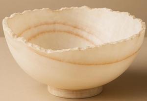 Bol en résine texturée beige naturel avec bord rugueux Pièce maîtresse de table décorative élégante faite à la main pour accent de décoration intérieure moderne - Product Image 4