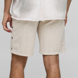 Shorts élégants pour hommes en sergé, parfaits pour une collection estivale décontractée et confortable, design tendance, respirant, avec logo personnalisé - Product Image 5