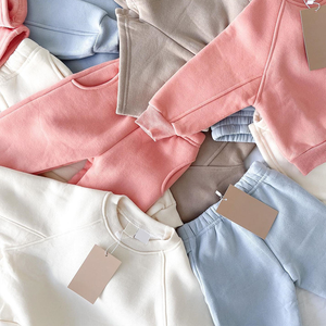 Conjunto Deportivo Casual para Niños y Niñas con Sudadera con Capucha y Pantalones Jogger de Cuello Redondo, Ropa para Estar en Casa, Color Sólido 100% Algodón - Product Image 6