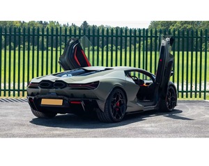 Lamborghini Revuelto RHD Coupé 2024, Boîte Automatique, Turbo, Transmission Intégrale, Cuir, Hybride, ACC, Certifié, Propre et en Bon État d'Usage - Product Image 1