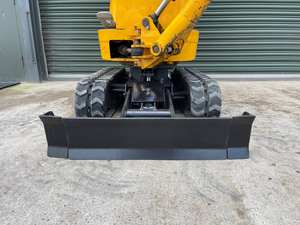 Micro excavatrice JCB 8008 utilisée haute performance Micro excavatrice 1.0 tonnes Micro excavatrice en état impeccable avec moteur Perkins. - Product Image 2