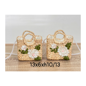 Sac à main en jacinthe d'eau du Vietnam tissé avec doublure intérieure en coton et décor floral en tissu idéal pour cadeau décontracté ou fourre-tout à la mode - Product Image 6