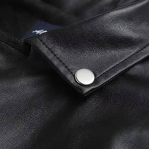 Blouson de moto en cuir noir chaud pour homme avec col en fourrure, chauffant et coupe-vent, style urbain, option logo personnalisé pour l'hiver - Product Image 6