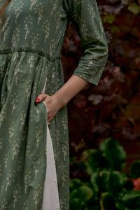 Vestido de Algodón Estampado a Mano Skylar, Verde Crema, Floral, Moda Ética - Product Image 6