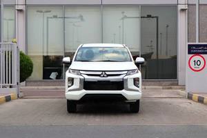 MITSUBISHI L200 4X4 2.4L del 2022 Usato, Bianco, 128 CV, 4 Cilindri, 2 Assi, Benzina, Trazione Integrale, Cambio Manuale, Guida a Sinistra - Product Image 2