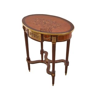 Table d'appoint ovale de luxe française avec incrustation florale élégante et accents en laiton doré orné pour un décor de palais classique - Product Image 4