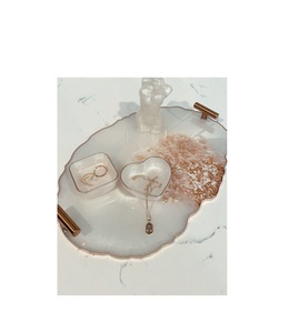 Plateau décoratif en résine avec poignée en métal pour les cadeaux mariages festivals anniversaires décoration élégante pour la maison - Product Image 6