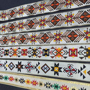 Cinta de Jacquard Bordada con Patrón Geométrico Hecha a Mano, Exclusiva y de Lujo, para Prendas, Accesorios de Moda y Decoración del Hogar - Product Image 1