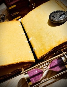 Carnet de notes en cuir arc-en-ciel personnalisé carnet de croquis vintage pour hommes et femmes avec reliure à coudre en fil - Product Image 4