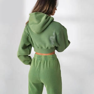 Conjunto de sudaderas con capucha cortas para mujer con logotipo personalizado 2024, gran oferta, ropa de entrenamiento, chándales con botones bordados para niñas, chándal informal para mujer - Product Image 3